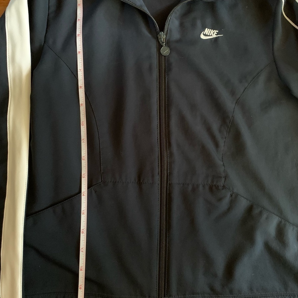 NIKE - Classic Track Jacket - Sz S. EUC - Picture 5 of 11